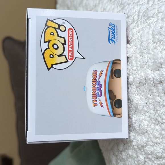 Stranger Things Funko Pop Dustin NEW - Picture 5 of 7